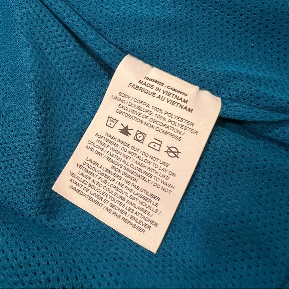 Nike | Windbreaker | Youth Size X-Large | Excellent like new condition.